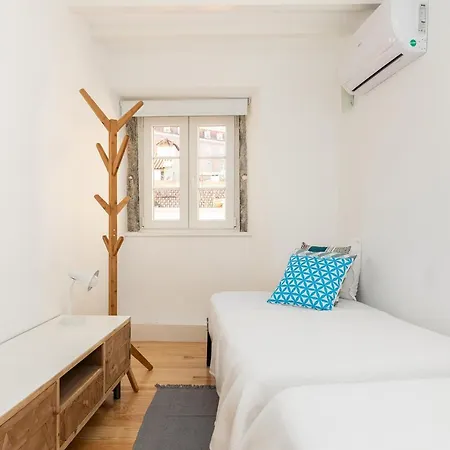 Enchanting And Rustic In Central アパート リスボン